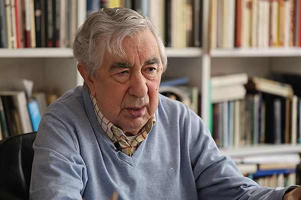 Un instante en la entrevista a Pedro Sabando.