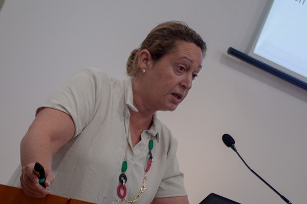 A la izquierda, la secretaria del Patronato de la Fundación Tecnología y Salud, Margarita Alfonsel, y el presidente de la Real Academia Nacional de Medicina, Joaquín Poch. A la derecha, el acadmédico de número de la RANM y catedrático de Medicina Interna de la Universidad Complutense de Madrid, Manuel Serrano (izq.), y el jefe del servicio de Endocrinología y Nutrición del Hospital Universitario La Paz, Luis Felipe Pallardo.