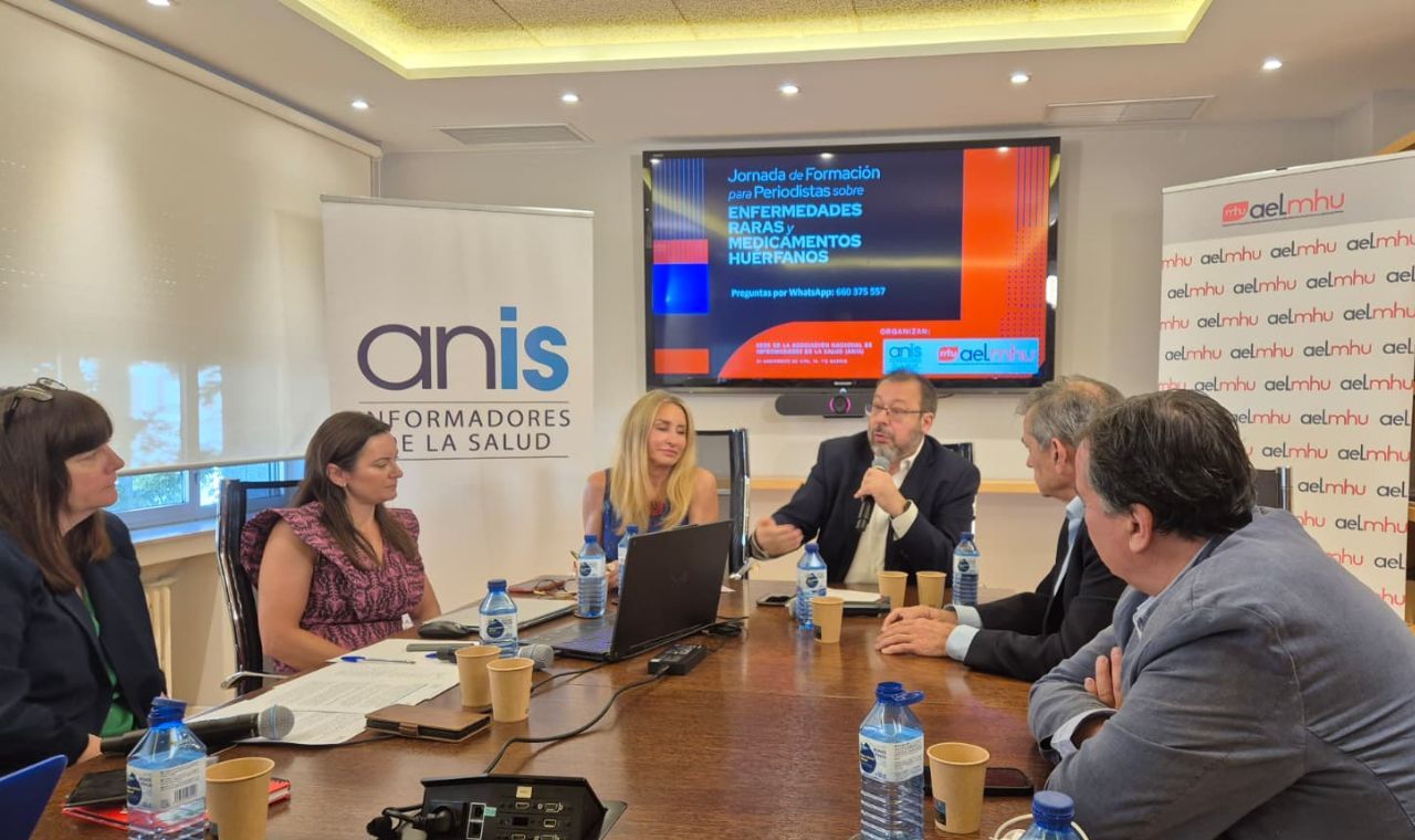 Un momento de la jornada durante la intervención de César Hernández.